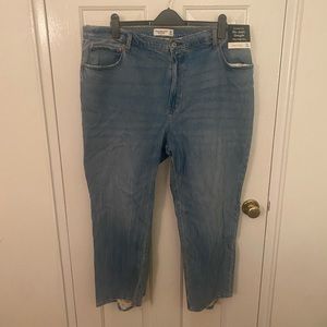 Abercrombie Curve Love Ankle Straight Jeans
